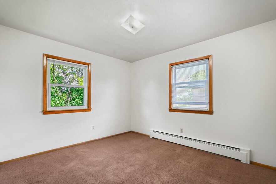 More Photos Of 2376 Ariel St N, Saint Paul Apartments For Sale