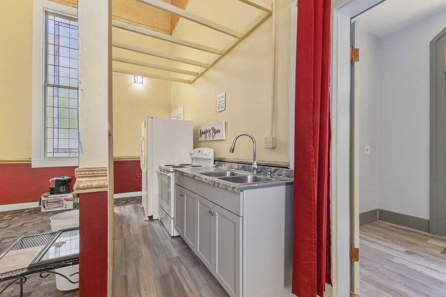 More Photos Of 13 Leonard St, Gansevoort Religious Facility For Sale