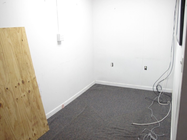 More Photos Of 101-105 Lockwood Ave, Yonkers Storefront For Sale