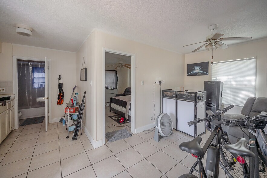 More Photos Of 8312 N 11th St, Tampa Apartments For Sale