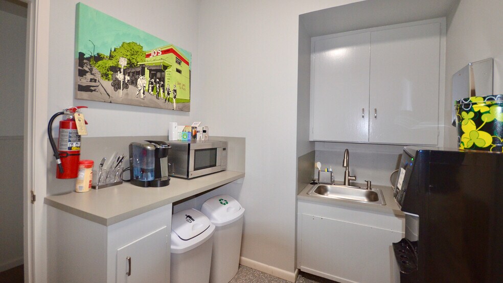More Photos Of 3906 N Lamar Blvd, Austin Office For Lease