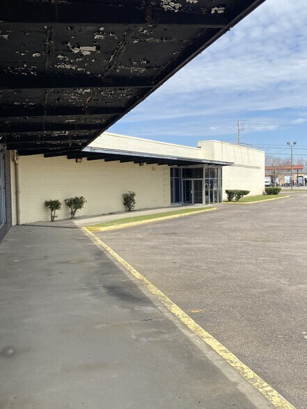 More Photos Of 1241-1247 Gordon Hwy, Augusta Storefront For Sale