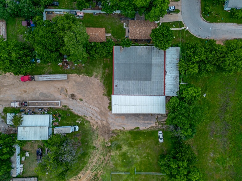 More Photos Of 3808 E 1st St, Fort Worth Light Manufacturing For Lease