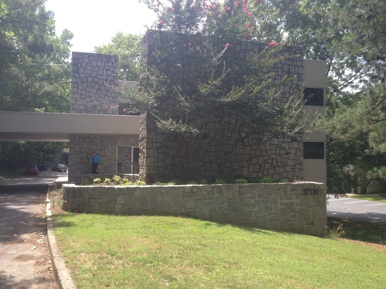 More Photos Of 3700 Longview Dr, Chamblee Loft Creative Space For Sale