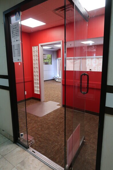 More Photos Of 4146 Main St, Flushing Office For Lease
