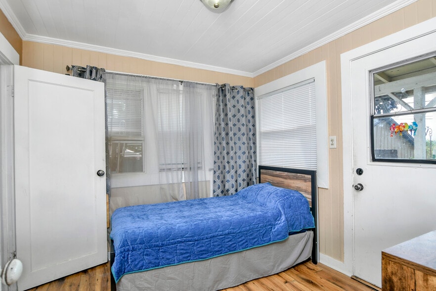 More Photos Of 310 Sandy Ln, Oakley Manufacturing For Sale