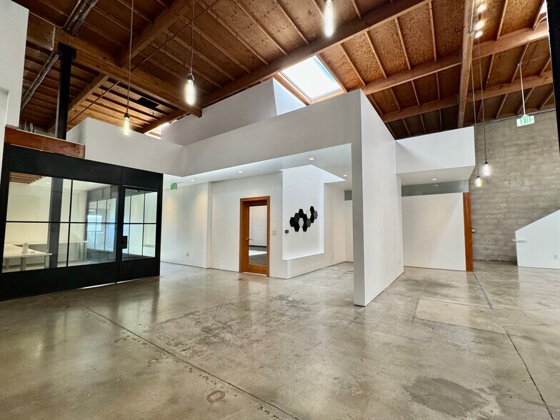 More Photos Of 1648 10th St, Santa Monica Loft Creative Space For Sale