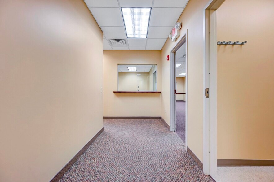 More Photos Of 1110 Clay Ave, Dunmore Medical For Lease