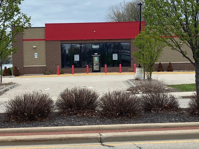 More Photos Of 2120 Jackson St, Oshkosh Freestanding For Sale