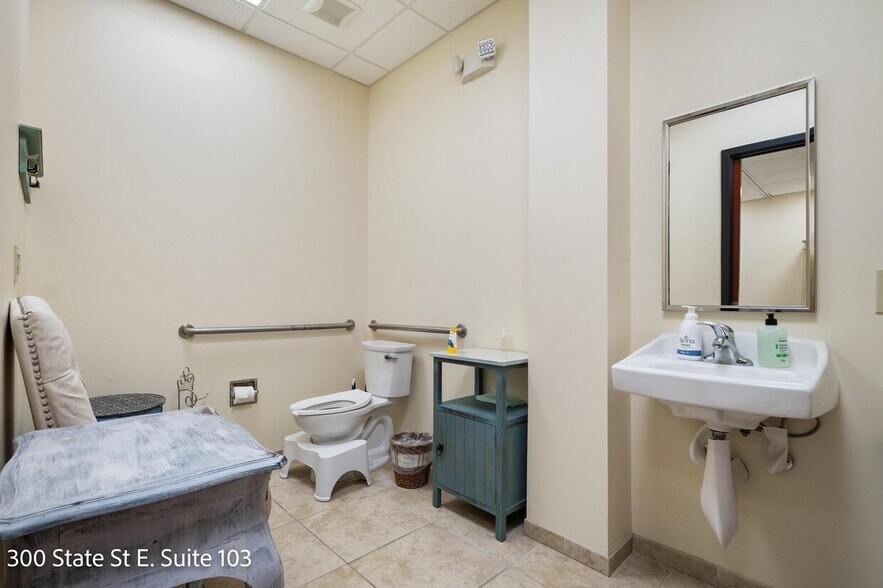 More Photos Of 300 State St E, Oldsmar Office For Lease