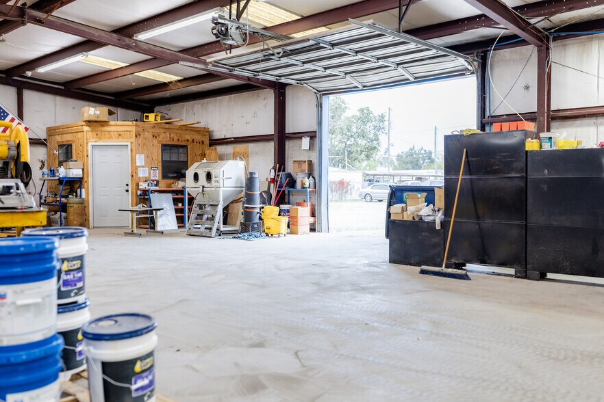 More Photos Of 1607 US-82, Greenwood General Retail For Sale