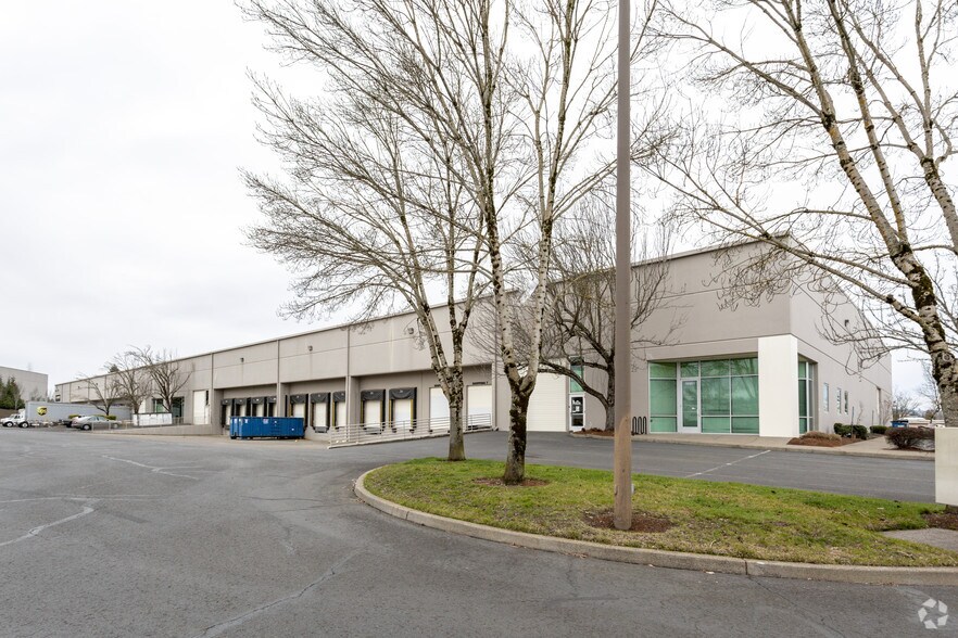 More Photos Of 19901-19999 SW 95th Pl, Tualatin Warehouse For Lease