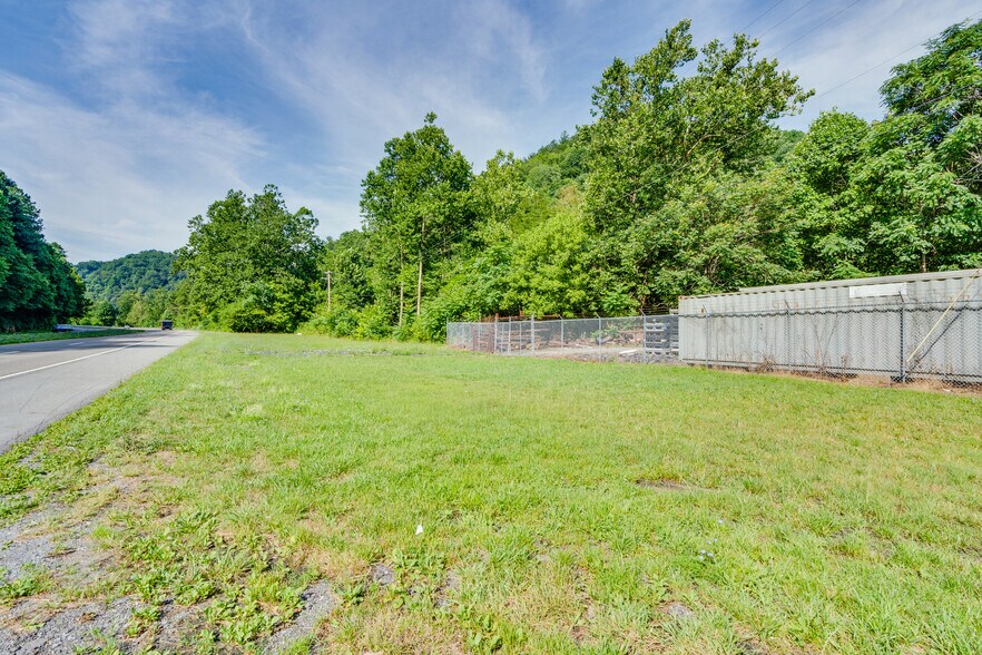 More Photos Of 5560 Highway 19 E, Hampton Manufacturing For Sale