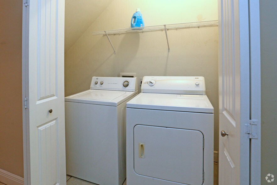 More Photos Of 1602 Airport Dr, Tallahassee Apartments For Sale