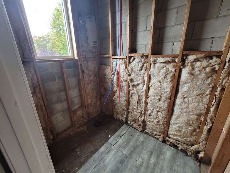 More Photos Of 2400-2406 Northumberland Ave, Richmond Unknown For Lease