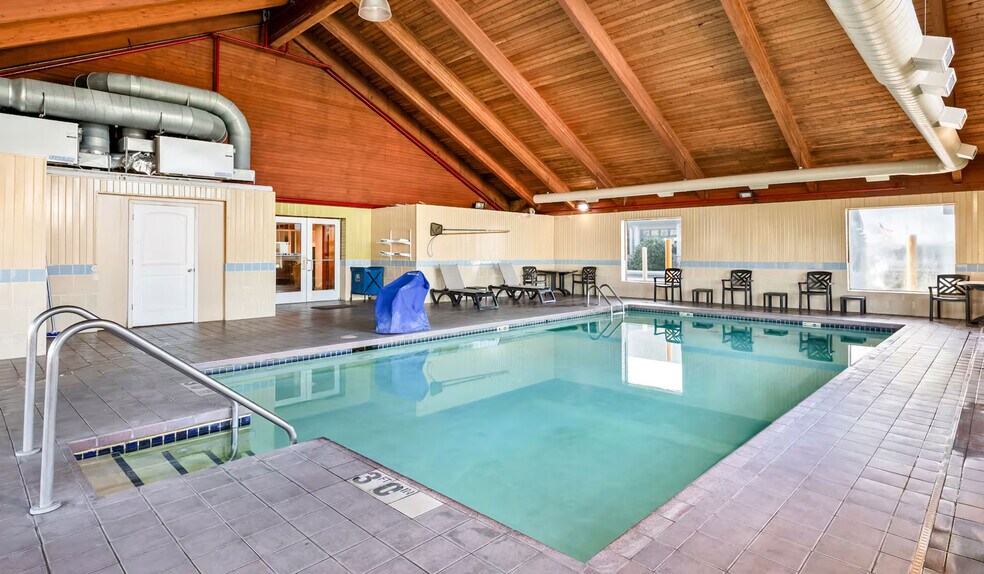 More Photos Of 910 S Sylvania Ave, Sturtevant Hotel For Sale
