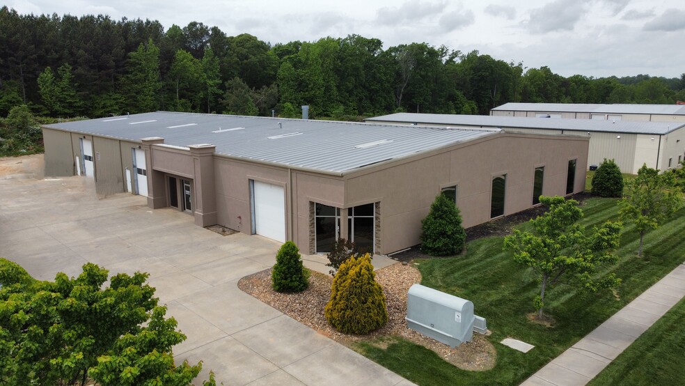 Primary Photo Of 167 Thunder Rd, Mooresville Light Manufacturing For Lease