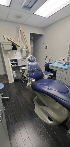 More Photos Of 5220 Neil Rd, Reno Medical For Lease