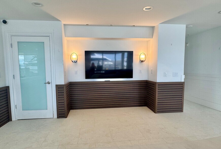 More Photos Of 1001 10th Ave S, Naples Office Residential For Sale