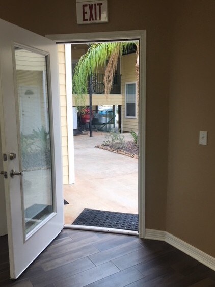 More Photos Of 811 Bradford Ave, Kemah Office For Lease