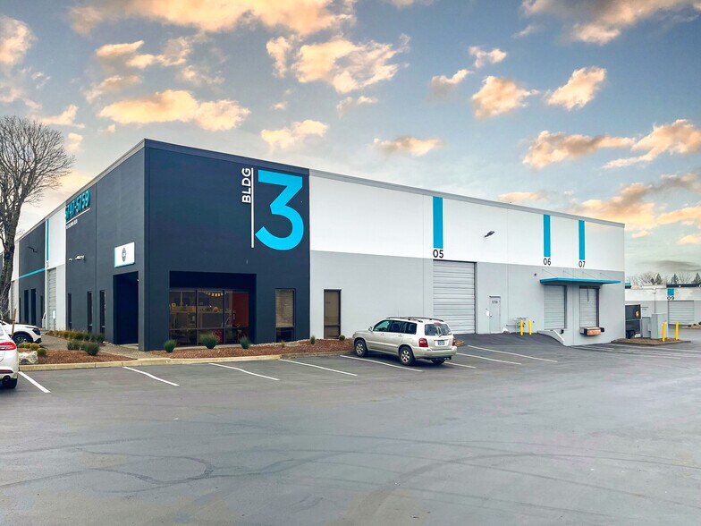 More Photos Of 5747-5759 NE Columbia Blvd, Portland Warehouse For Lease