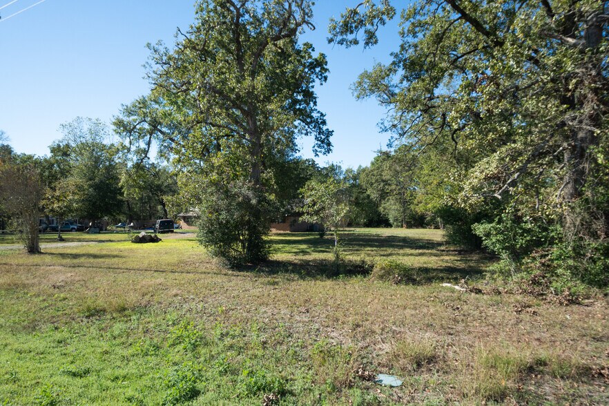 More Photos Of 10023 Airport Rd, Conroe Land For Sale