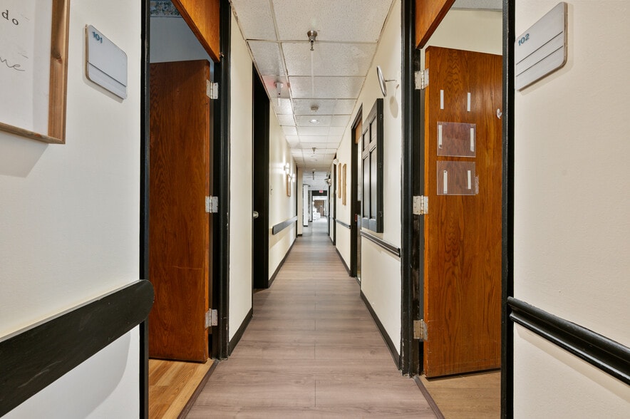 More Photos Of 123 Hamilton Ave, Turtle Creek Healthcare For Sale