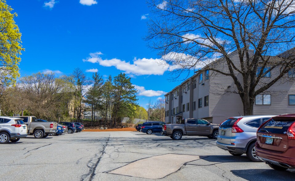 More Photos Of 2 Wellman Ave, Nashua Office For Lease