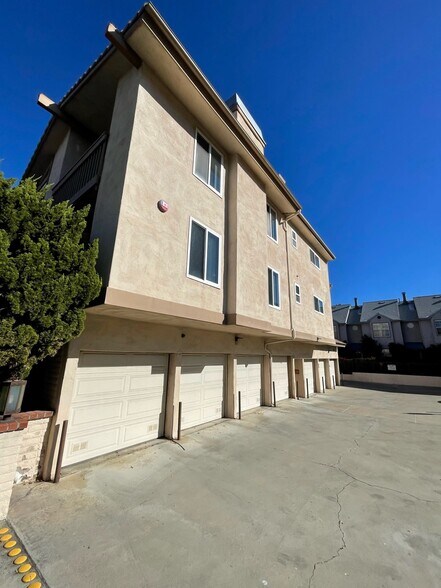 More Photos Of 4069 Goldfinch St, San Diego Apartments For Sale