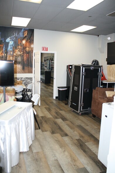 More Photos Of 1757 Savannah Hwy, Charleston General Retail For Lease