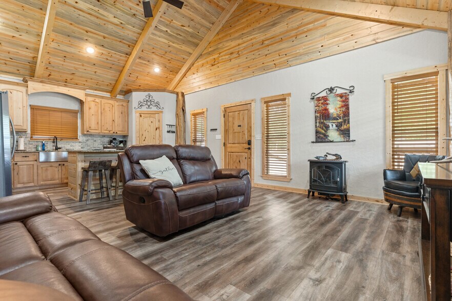 More Photos Of 7415 N State Line Rd, Karnack Trailer Camper Park For Sale