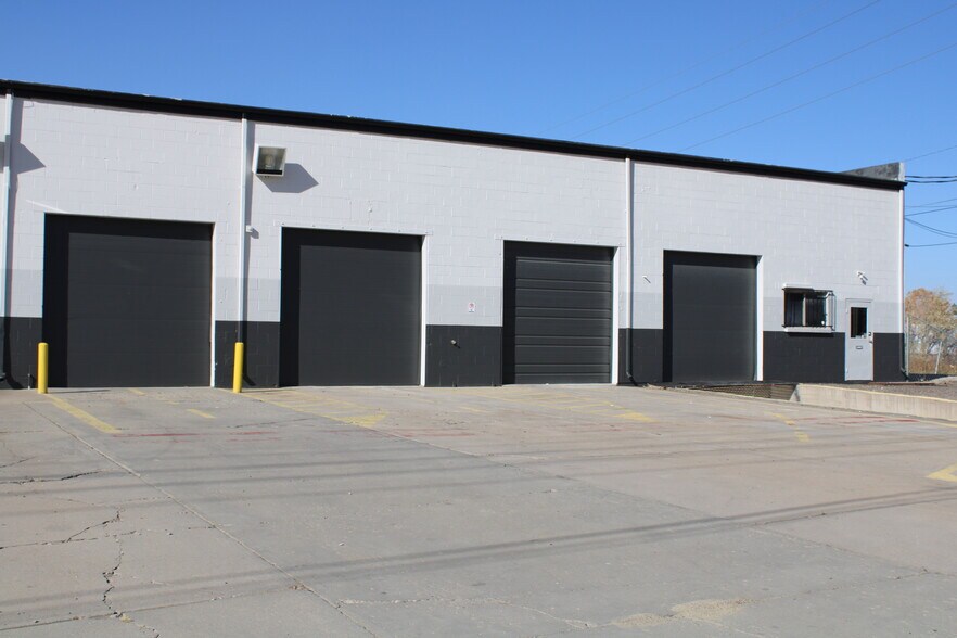 More Photos Of 5981 Marion Dr, Denver Warehouse For Sale