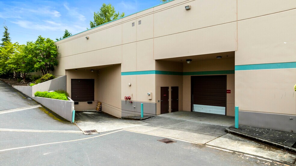 More Photos Of 6521 212th St SW, Lynnwood Distribution For Lease
