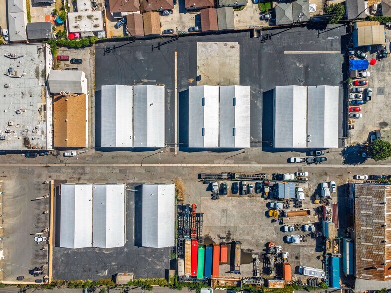 More Photos Of 10940 Vulcan St, South Gate Service For Sale