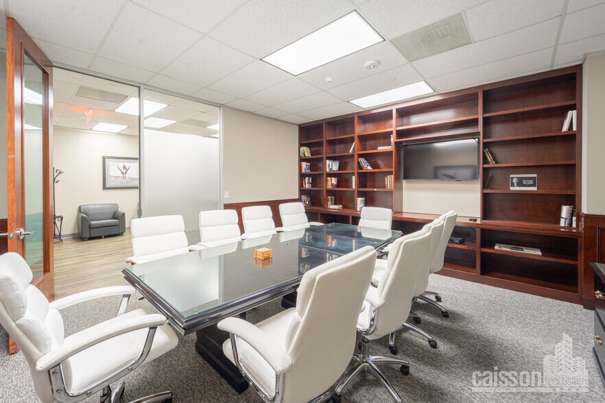 More Photos Of 820 Gessner Rd, Houston Office For Lease