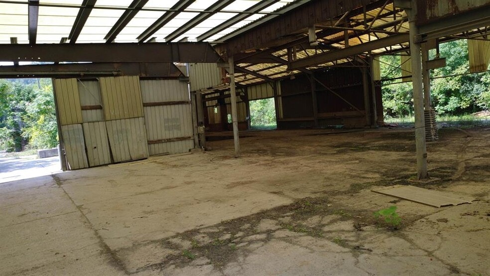 More Photos Of 1626 Manilla Creek Rd, Poca Warehouse For Sale