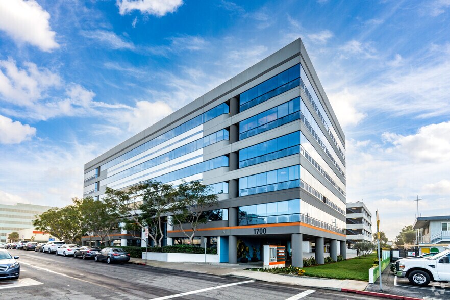 More Photos Of 1700 E Walnut Ave, El Segundo Office For Lease