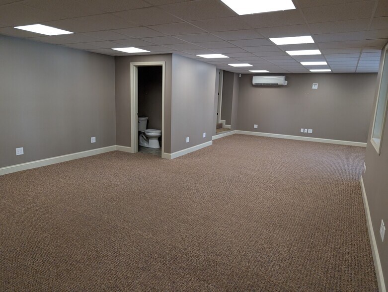 More Photos Of 230 Church St, Whitinsville Freestanding For Lease