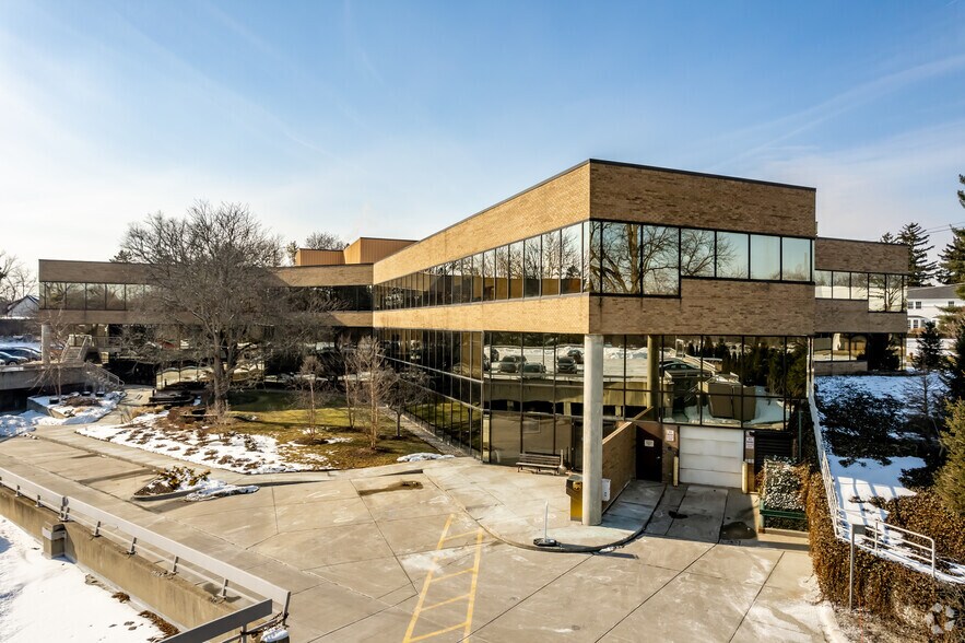 More Photos Of 38505 Woodward Ave, Bloomfield Hills Office For Lease