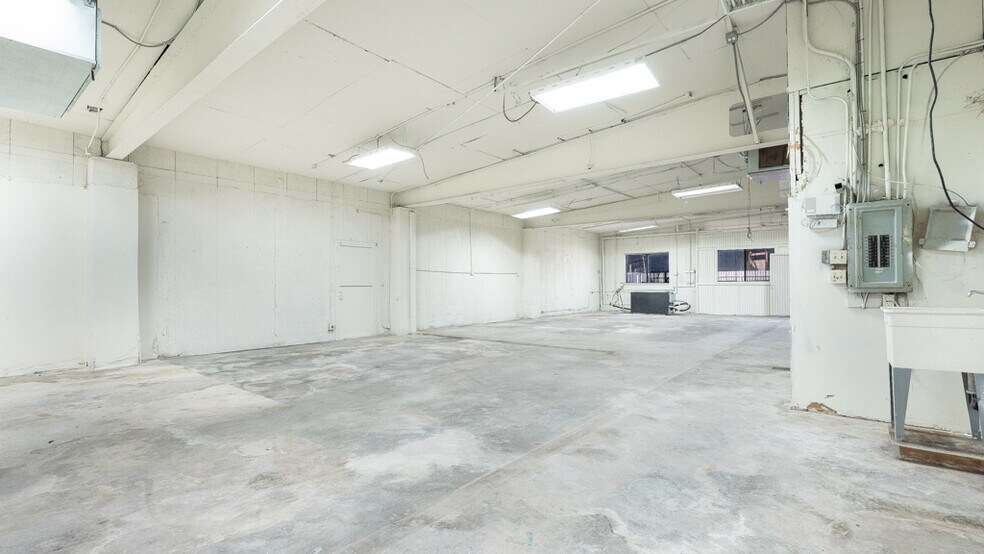 More Photos Of 343 N Clark Ave, Pomona Warehouse For Sale