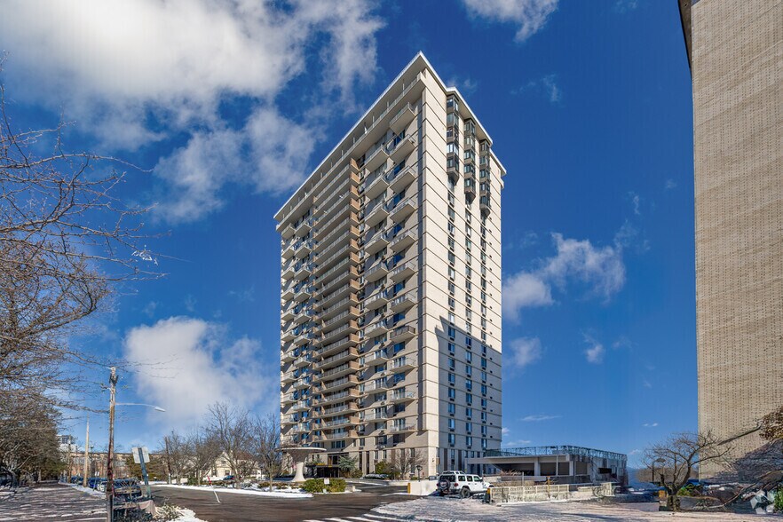 More Photos Of 160 OVERLOOK Ave, Hackensack Apartments For Lease
