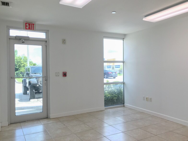 More Photos Of 10388 State Road 84, Davie Warehouse For Lease