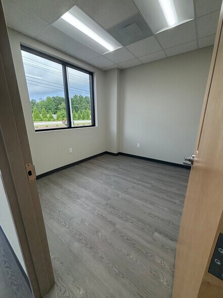 More Photos Of 823 Bell Fork Rd, Jacksonville Warehouse For Lease