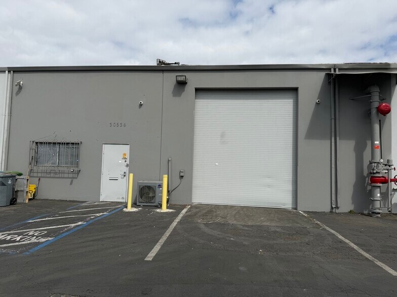 More Photos Of 30500-30530 Union City Blvd, Union City Warehouse For Lease