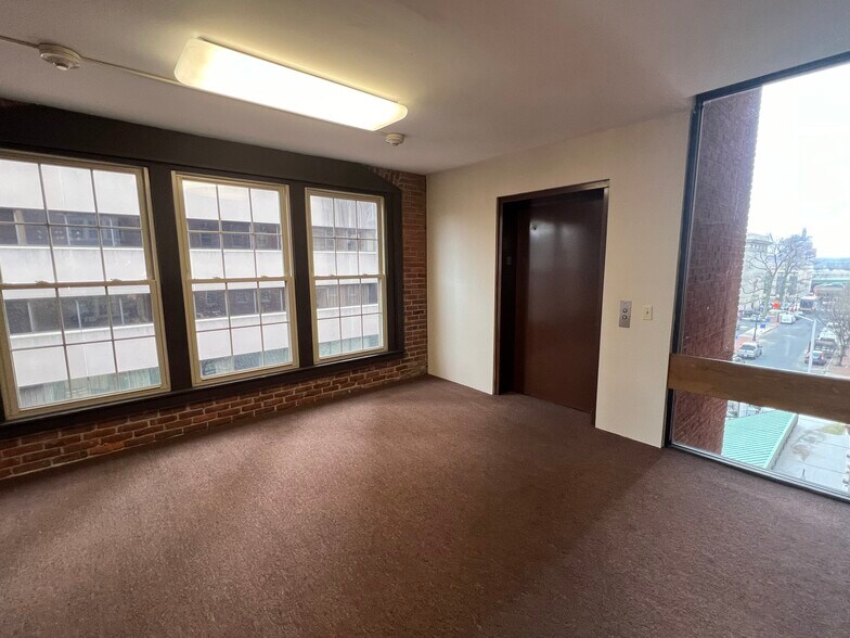 More Photos Of 1380-1398 Main St, Springfield Office For Lease