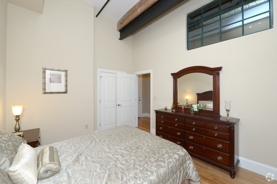 More Photos Of 12 Eagle St, Providence Apartments For Lease