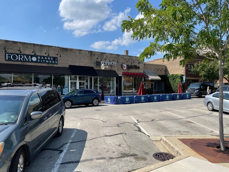 More Photos Of 122B W Calendar Ave, La Grange General Retail For Lease
