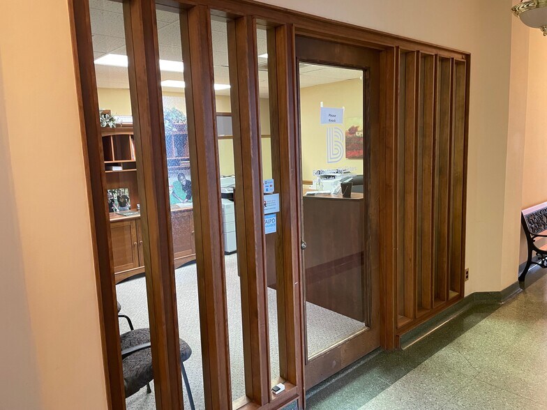 More Photos Of 216 W Washington St, South Bend Office For Lease