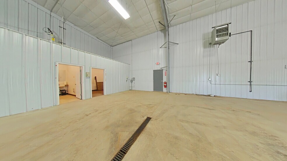 More Photos Of 5806 Baldwin Ln, Williston Warehouse For Sale