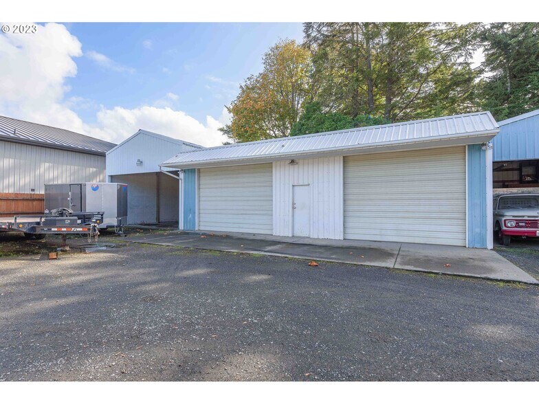More Photos Of 1515 Newmark Ave, Coos Bay Auto Dealership For Sale